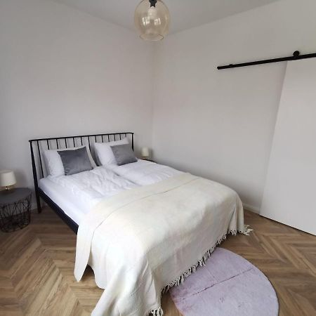 Apartament Black&White Jelenia Góra Exterior foto
