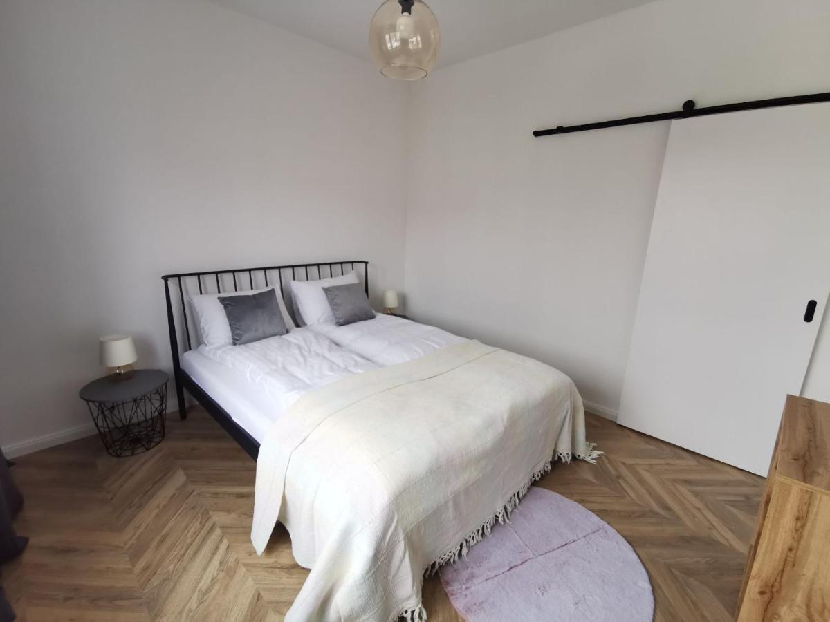 Apartament Black&White Jelenia Góra Exterior foto