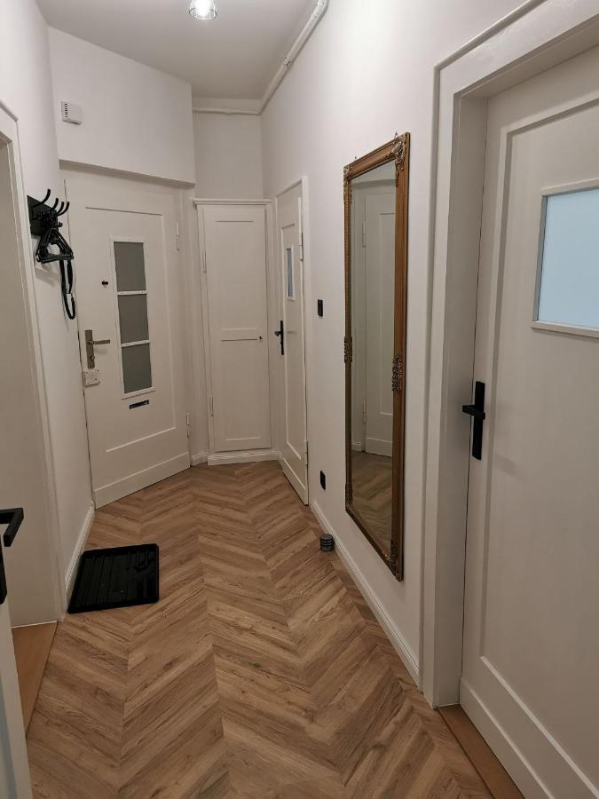Apartament Black&White Jelenia Góra Exterior foto